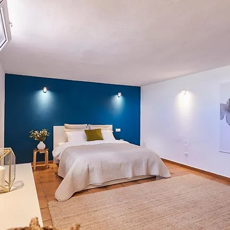 فيلة Nicolivos - 5 Bedroom - Rural Location With Mountain Views - Perfect For Families *