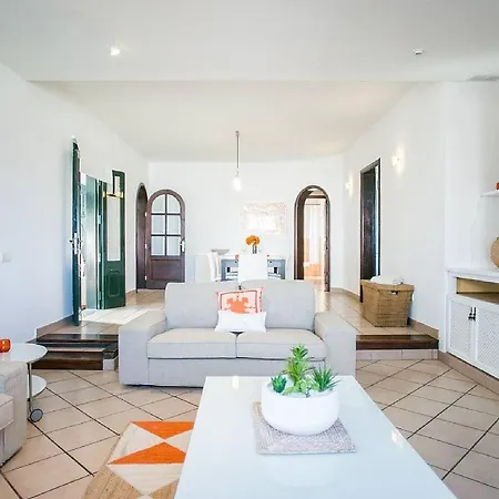 Nicolivos - 5 Bedroom - Rural Location With Mountain Views - Perfect For Families